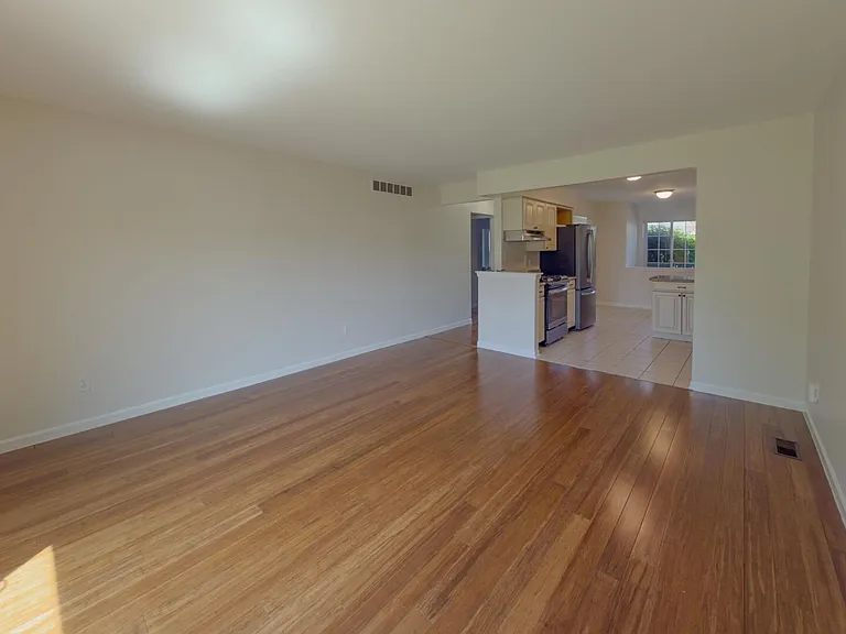 11575 Lynhurst Dr — Photo 9
