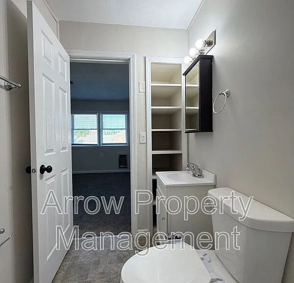 141 N 4th St #5 — Photo 9