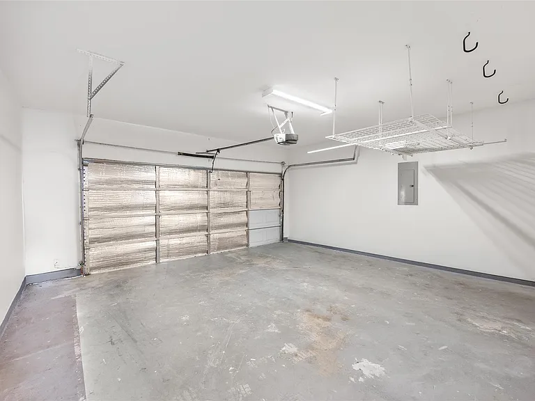 907 McKinney Park Ln — Photo 31