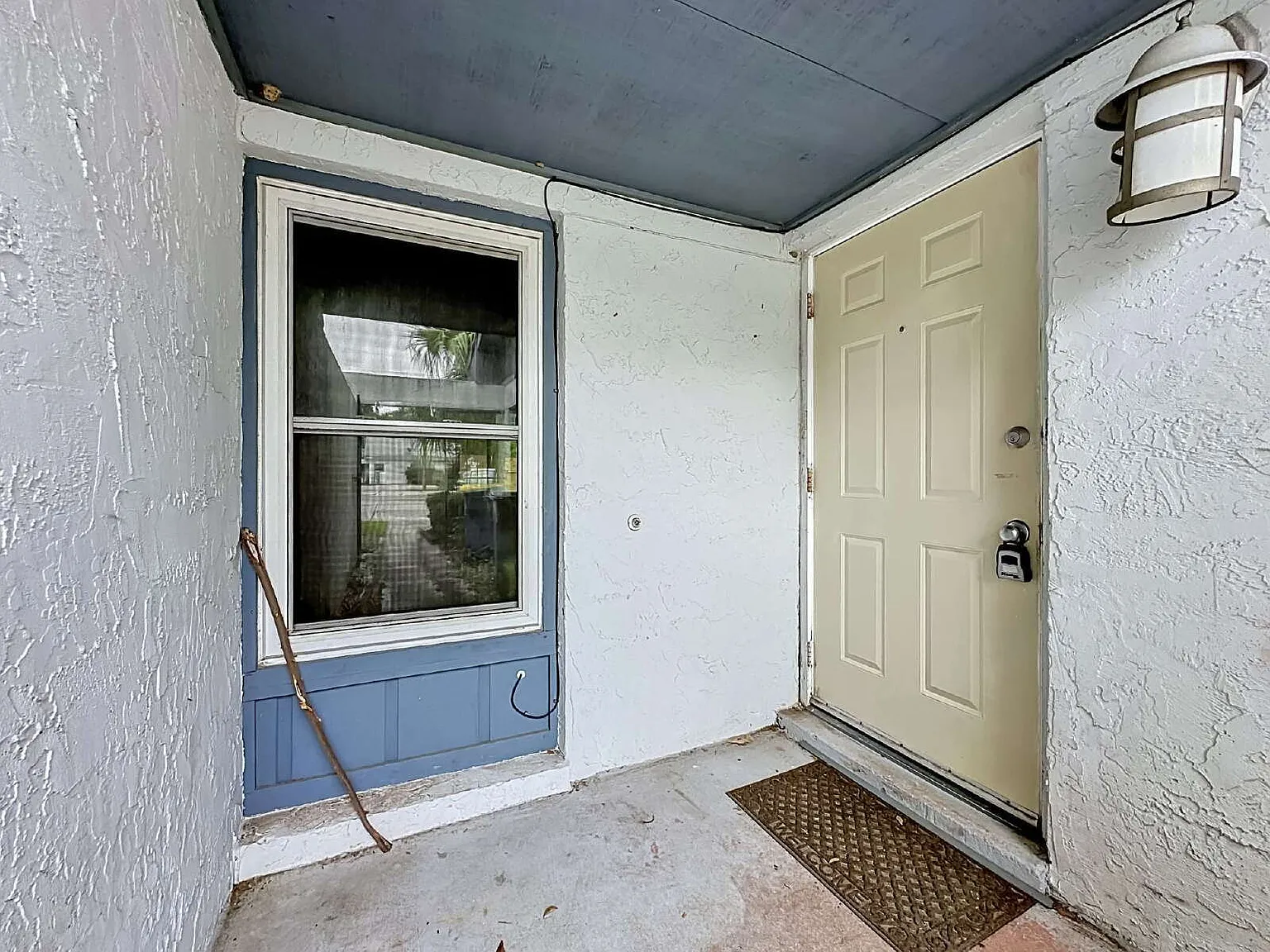 "Charming 2-Bed, 2-Bath Townhouse Retreat in Jacksonville - 2857 Wonderwood Lane" — Photo 2