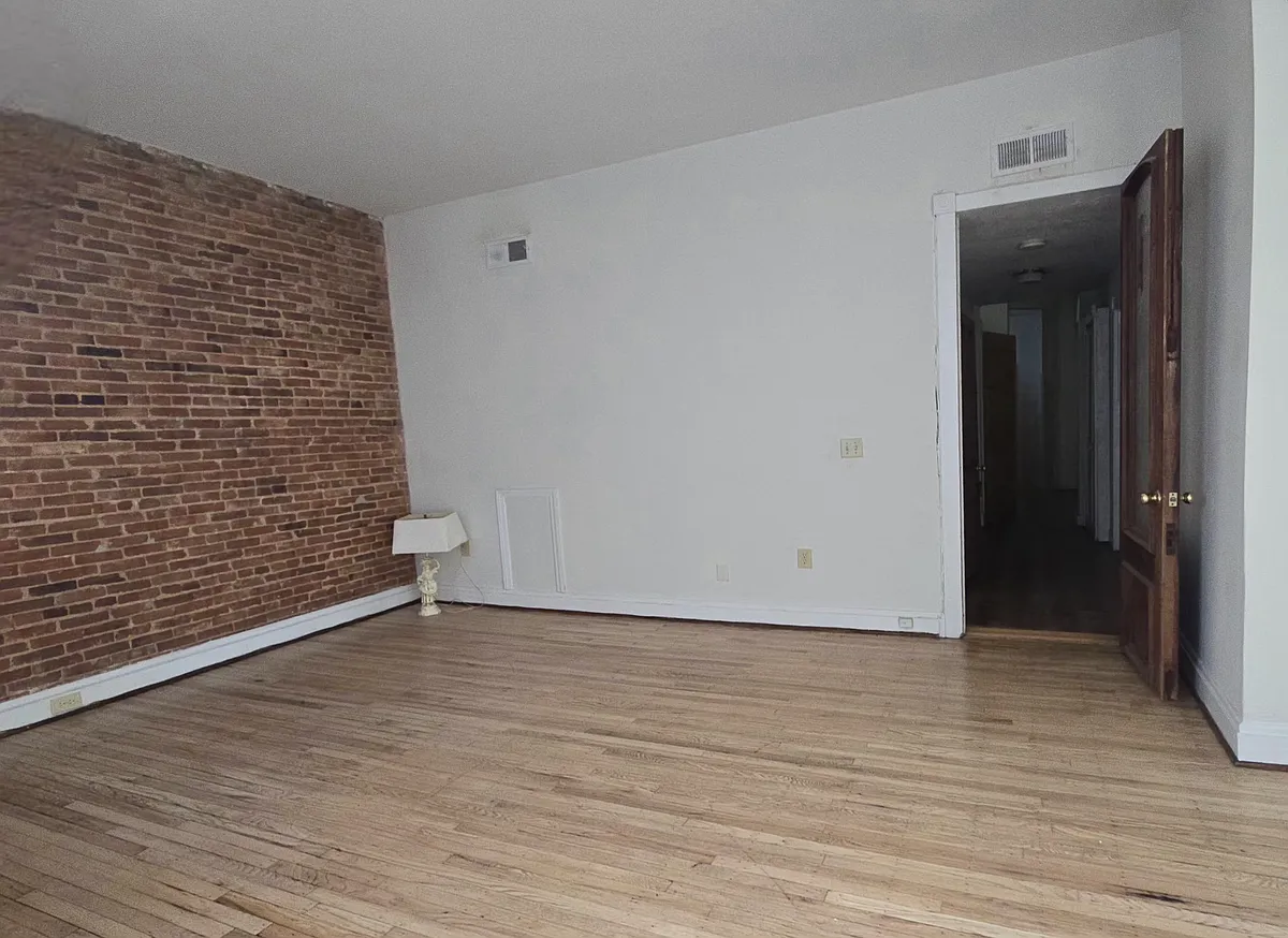 Building Photo - 12 E Preston St