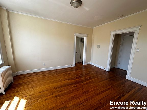 3rd image of 1637 Commonwealth Ave #22