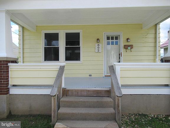 2nd image of 802 S Wayne St