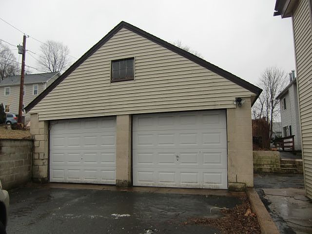 2nd image of 49 Prospect St