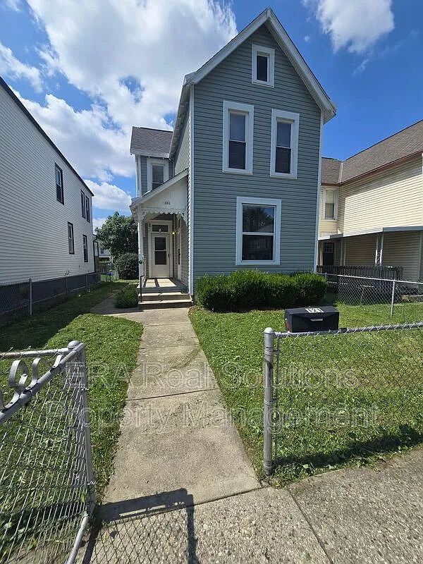 2 bed, 1.5 bath, 1234 sqft, $1,500 — Photo 3