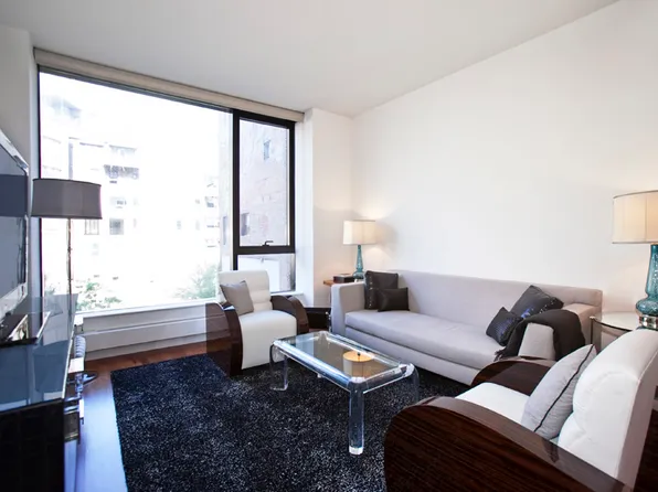 255 Hudson Street image 1 of 10