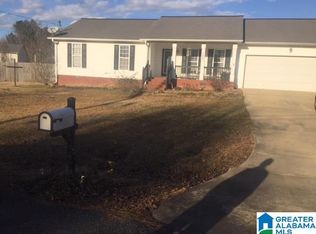 1507 Pebble Ln, Weaver, AL 36277