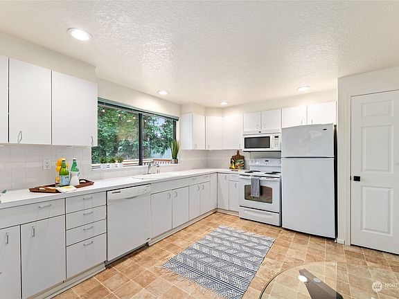 5th image of 8660 NE 141st Street
