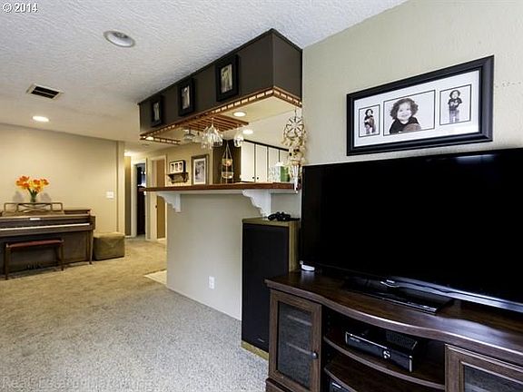 4th image of 8605 NE 51st Ave
