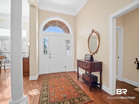 5th image of 305 Bristol Way