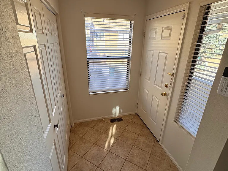 365 Autumn Ridge Cir #F — Photo 2