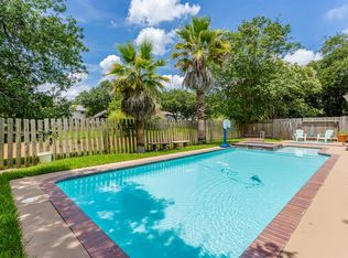 2007 Victoria Garden Dr, Richmond, TX 77406