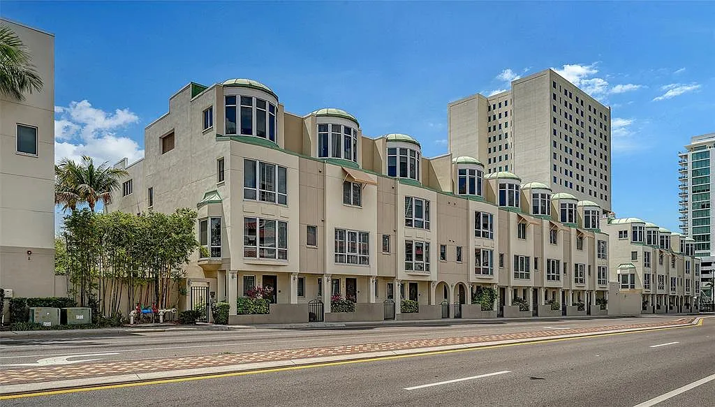 2 bed, 2.5 bath, 2280 sqft, $5,500 — Photo 1