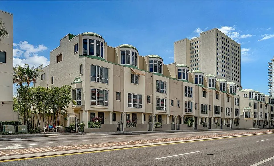 235 Cocoanut Ave #106B