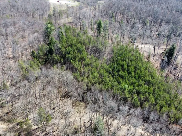 15 Hopewell Hawks Point Rd, Beattyville, KY 41311