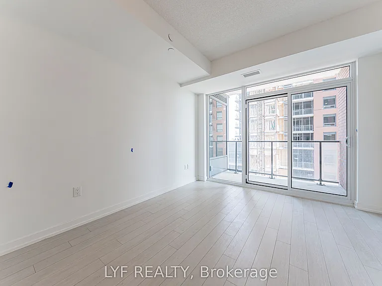 4010 Eglinton Ave W #922 — Photo 11