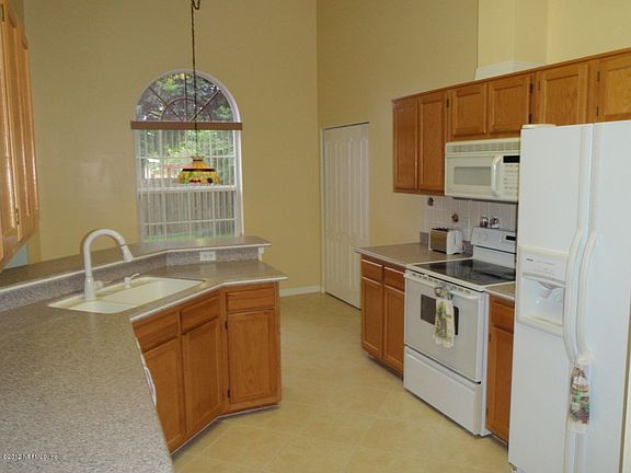 4th image of 3350 Aspen Forest Dr