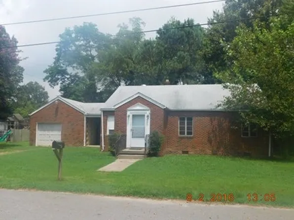 2115 Dolin St, Hopewell, VA 23860