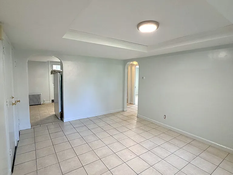 18 Linden St #5 — Photo 1