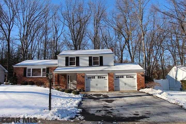 1st image of 739 Devonshire Dr