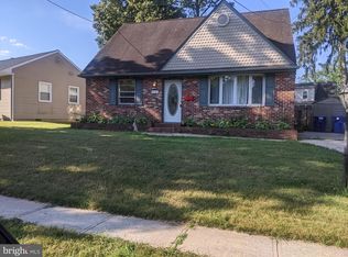 12 Overbrook Ave, Maple Shade, NJ 08052