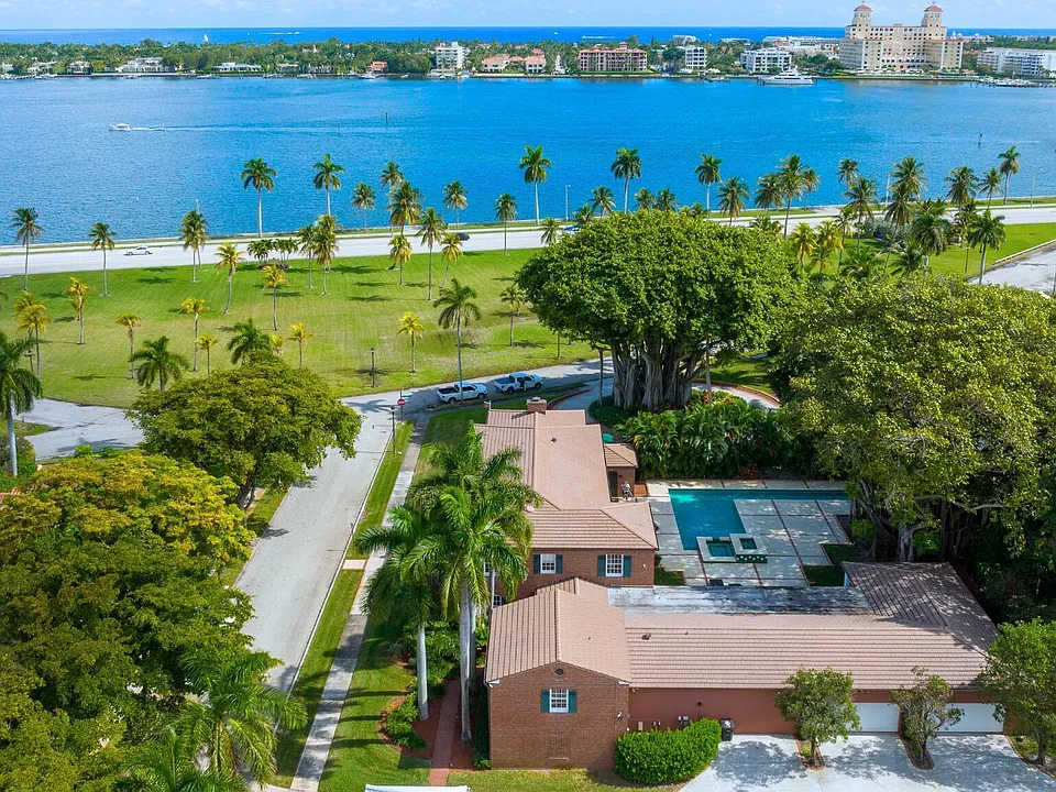 1125 N Flagler Dr