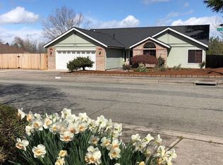 3211 Sycamore Way, Medford, OR 97504