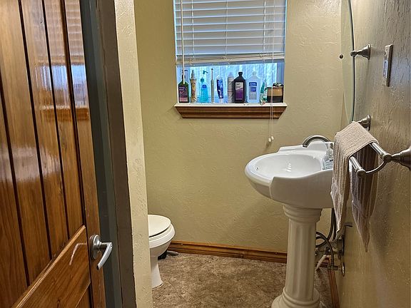 4th image of 16152 Hull Rd