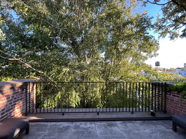 533 Leonard Street image 21 of 25