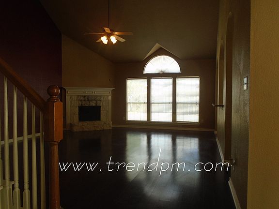 3rd image of 604 Dover Heights Trl