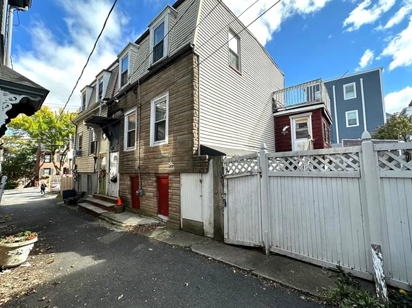 6 Eight Noble Ct, Boston, MA 02128