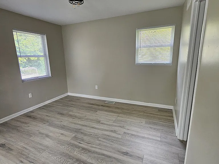 2645 Lincoln St — Photo 7