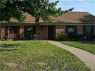 1st image of 905 Melissa Ln