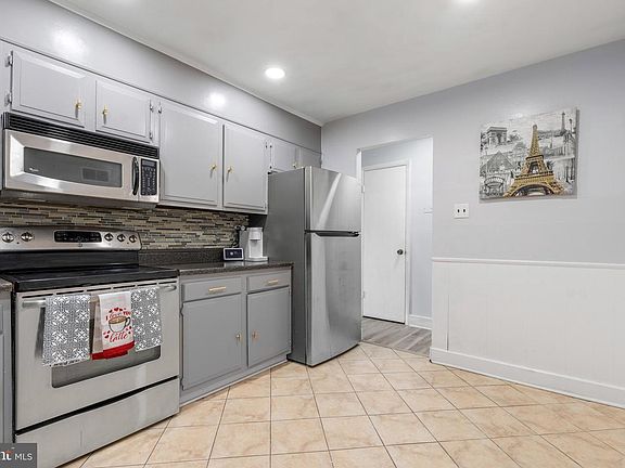 4th image of 107 Linda Ct S