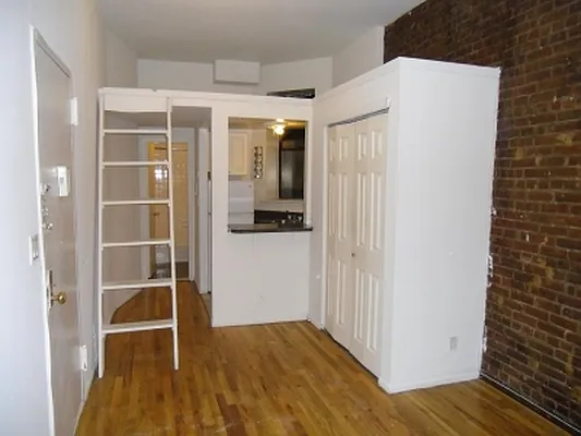 Rented by Rent Manhattan | media 2