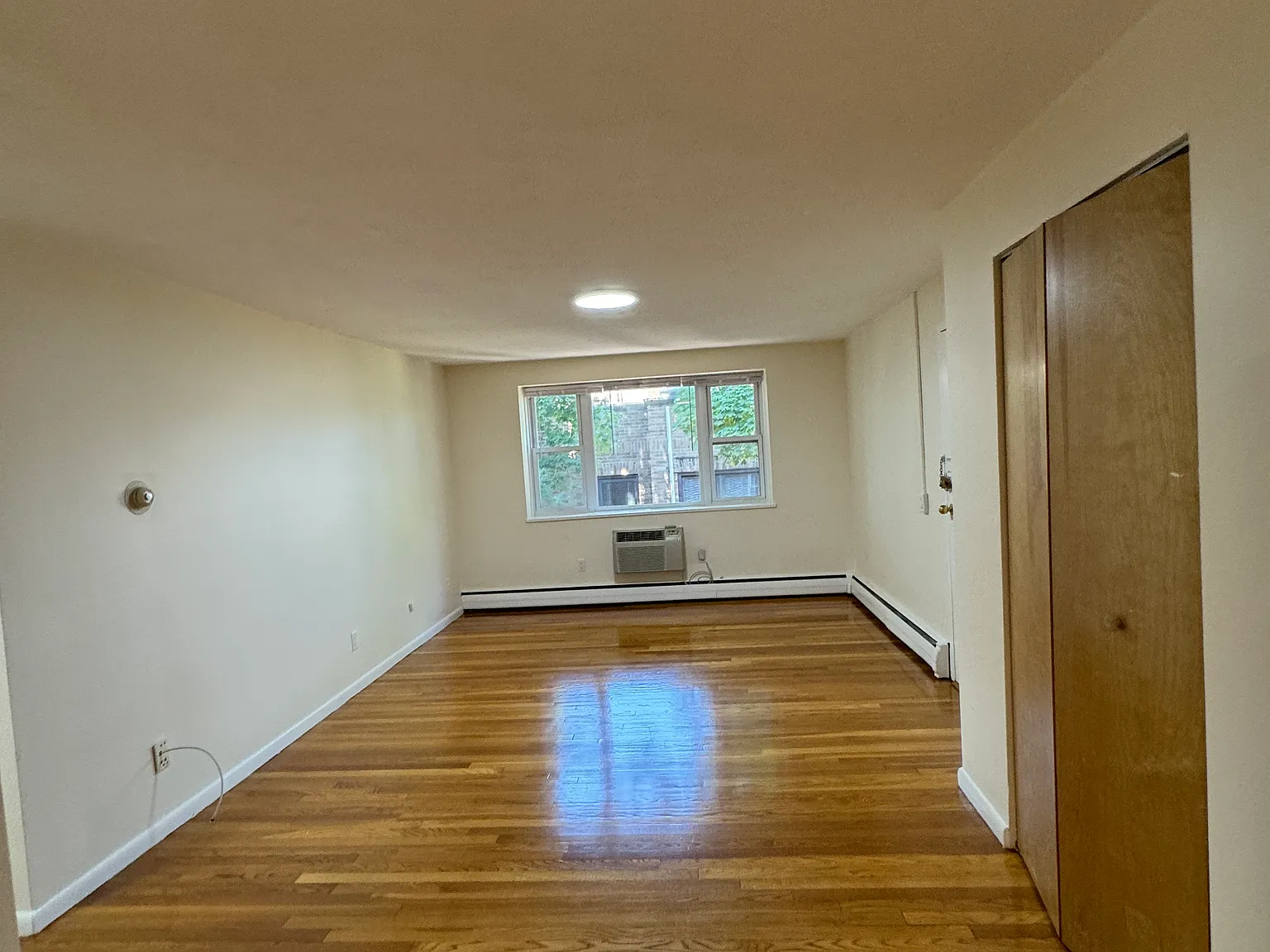 2 bed, $3,208 — Photo 4