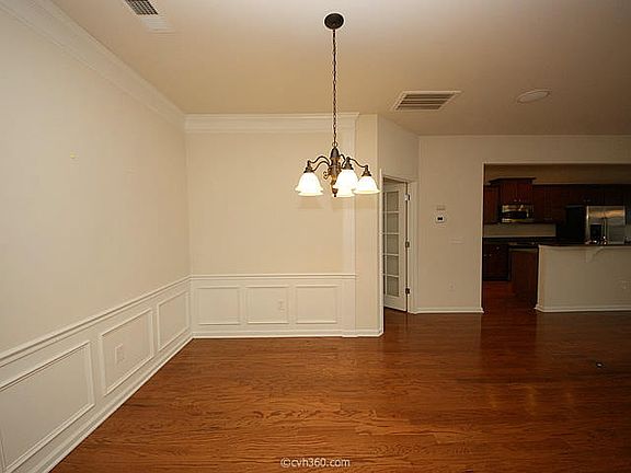5th image of 325 Oyster Bay Dr