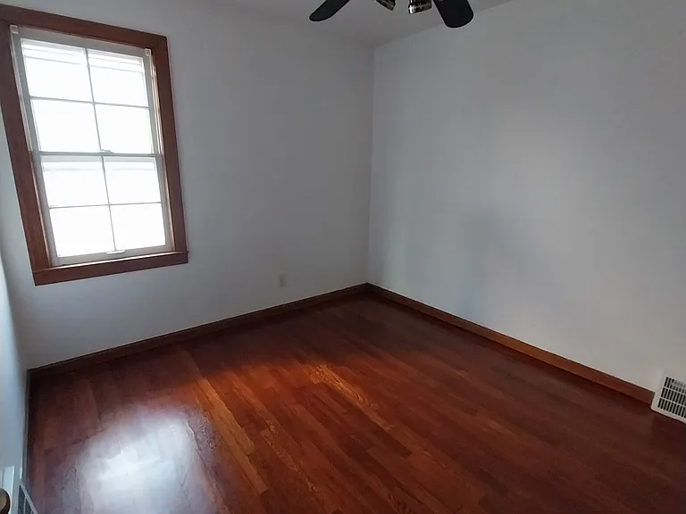 12904 Willard Ave — Photo 6