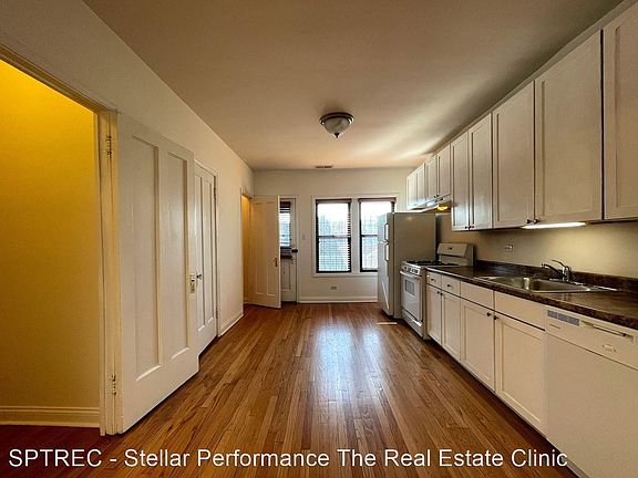 4th image of 1029 Lake St APT C