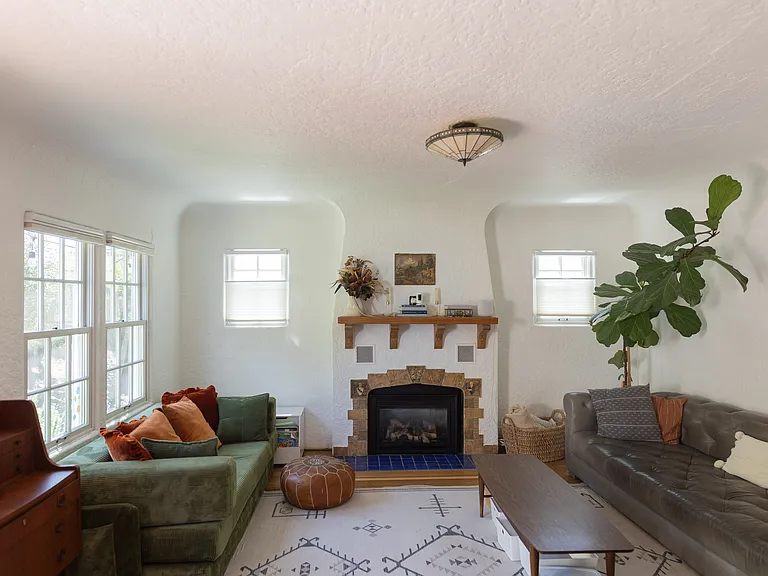 1278 Phillips Ln — Photo 33