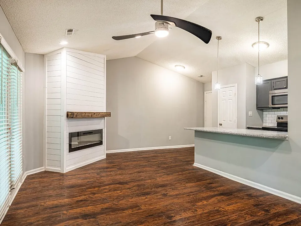 1320 Park Glen Dr #304