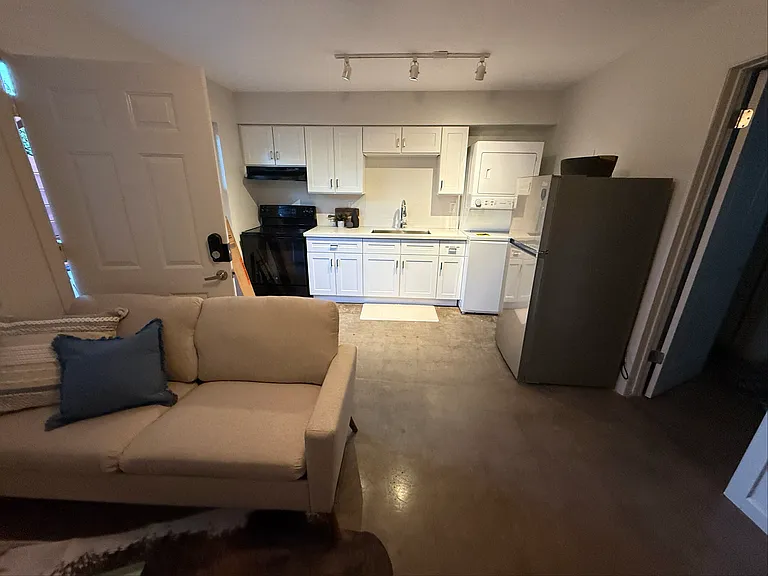 1421 E Roosevelt St #4 — Photo 8