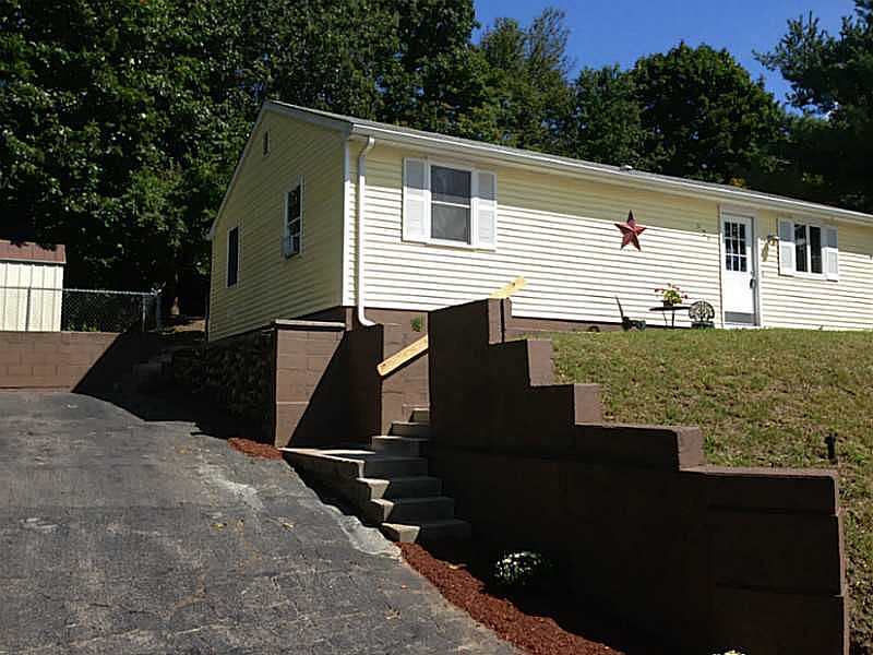 629 Prospect St, Woonsocket, RI 02895 Zillow
