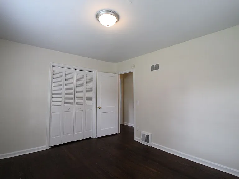 5515 Rosewood St — Photo 9
