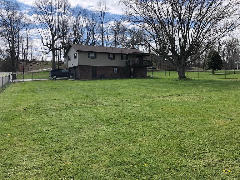 249 Sherfey Rd — Photo 2