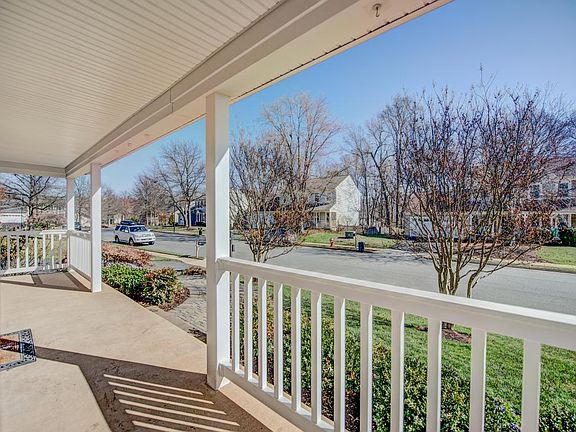 3rd image of 3132 Nestlewood Dr