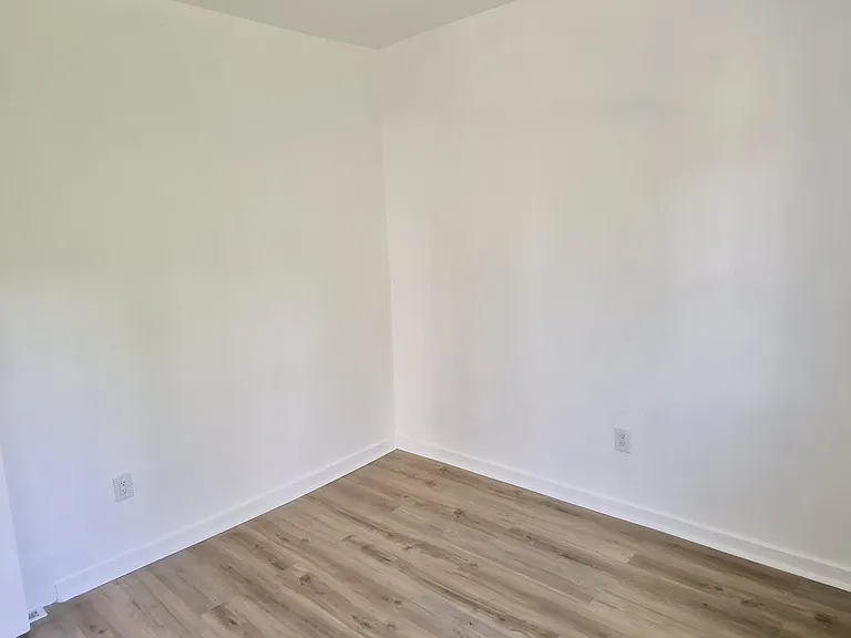 1025 Kenneth Ave #1 — Photo 4