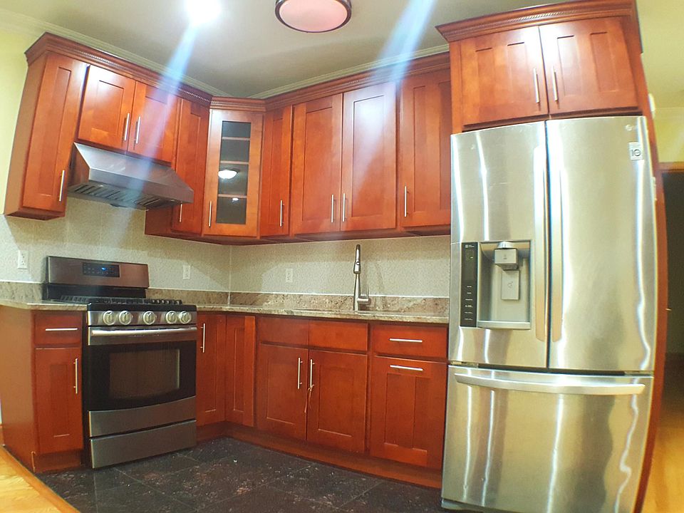 1st image of 3353 164th St #1FLOOR