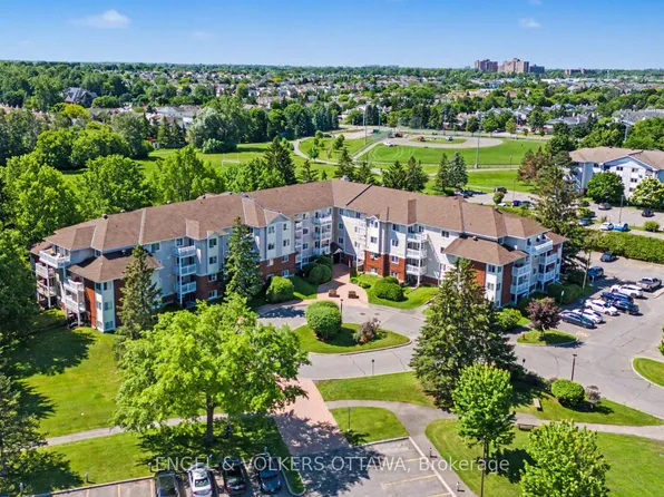 268 Lorry Greenberg Dr #106, Ottawa, ON K1T 3K1