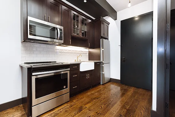 Rented by Nooklyn NYC LLC | media 44